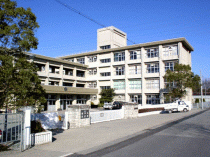 中学校　自由が丘中学校（中学校）まで1601m