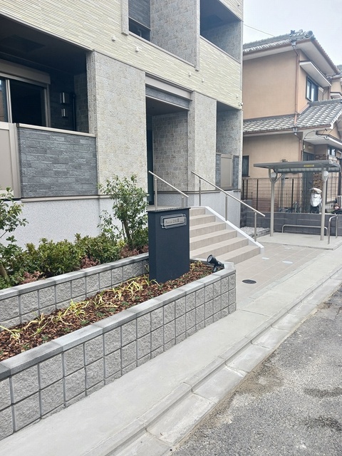 駐車場　エントランス付近