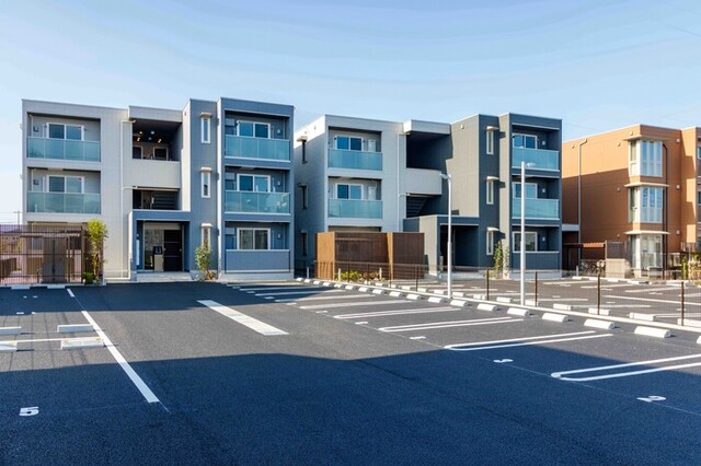 駐車場　駐車場