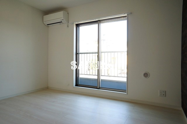 居室・リビング　使いやすい形の為、レイアウトを楽しめます♪