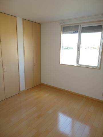 その他　全部屋シャッター雨戸付き