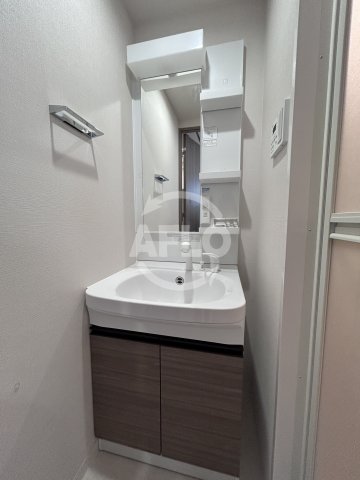 洗面設備　エムブイインプ新大阪　洗面台