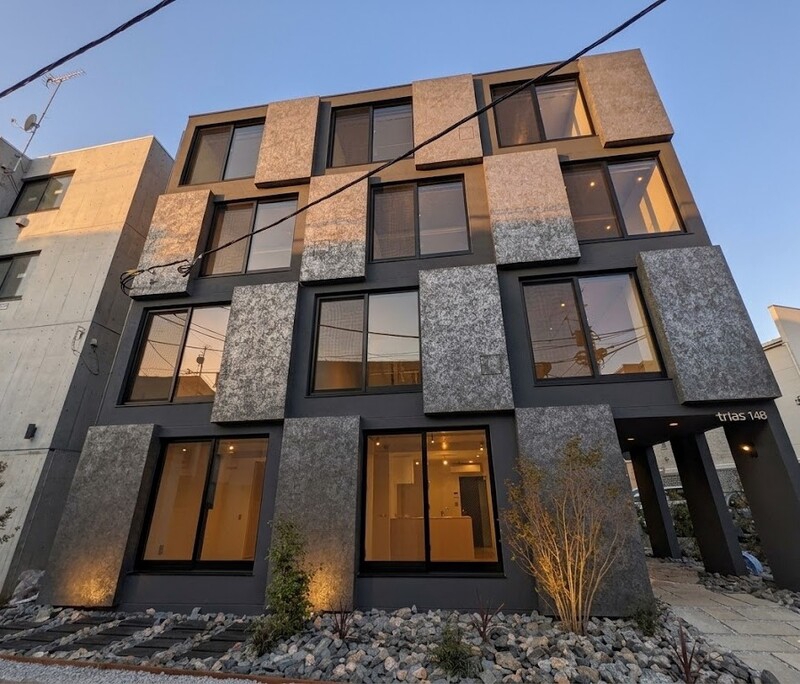 建物外観　昼夜で表情の異なるファサード