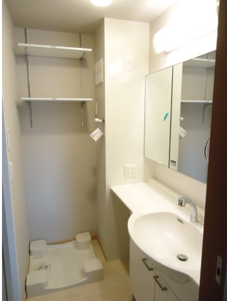 洗面設備　忙しい朝には欠かせない洗面所です♪