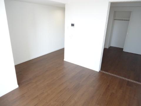 居室・リビング　室内