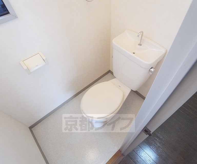 トイレ　トイレも十分な広さです