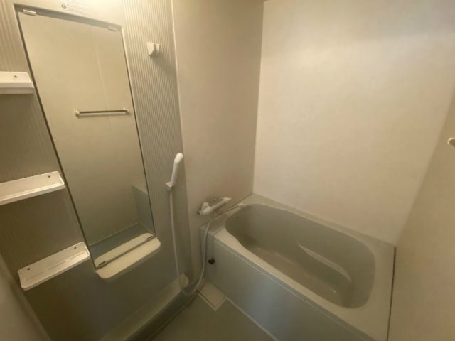 バス・シャワールーム　ゆったり過ごせるお風呂です