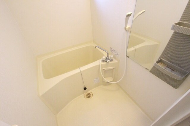 バス・シャワールーム　１０５　バス