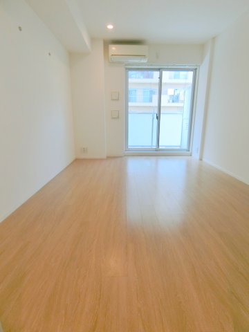 居室・リビング　西向きの洋室7.7帖