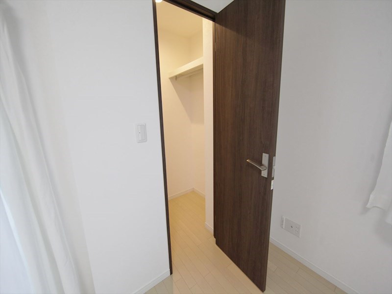 収納　ウォークインクローゼット（収納充実してます）