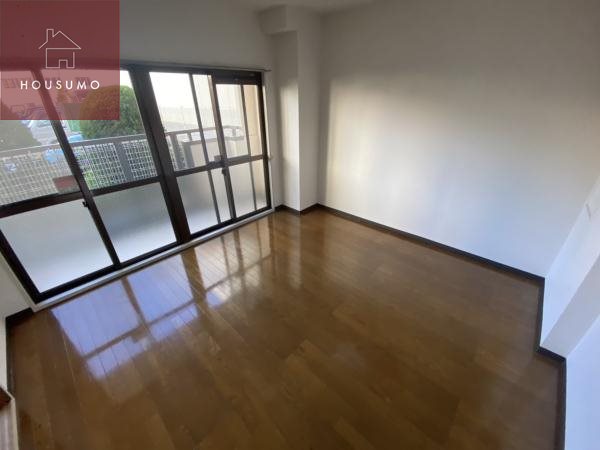 居室・リビング　こちらのリビングで趣味の時間をお楽しみください