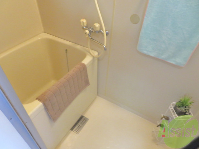 バス・シャワールーム　疲れた時はゆっくり湯船につかってみてはいかがでしょうか。