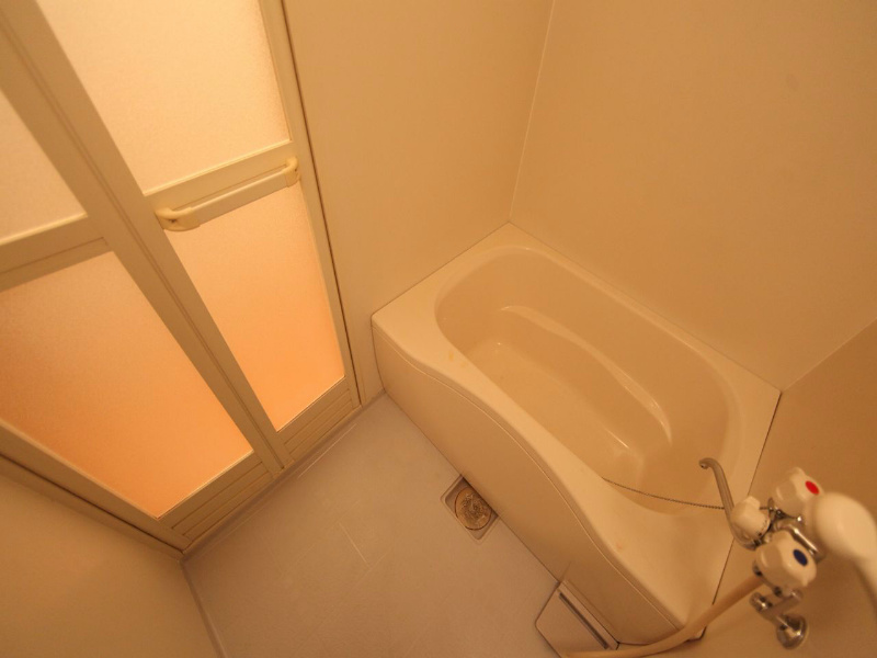 バス・シャワールーム　ゆったりしたお風呂　お風呂トイレ別