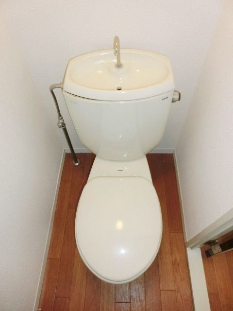 トイレ　清潔感のあるトイレです