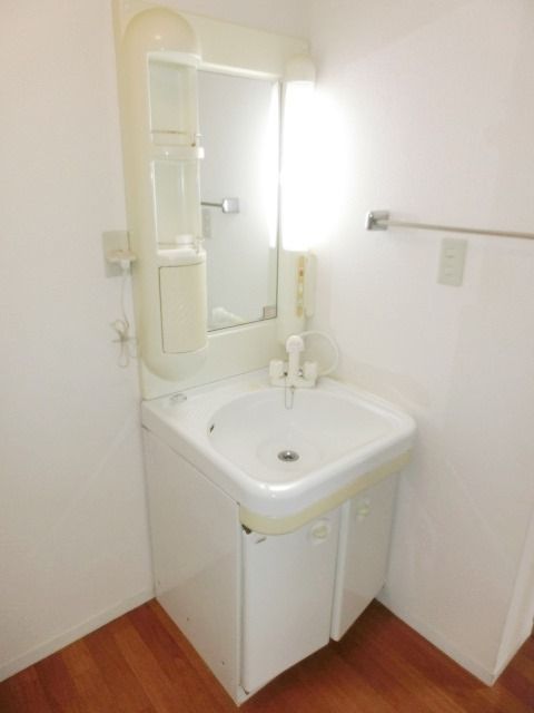 洗面設備　独立洗面台です