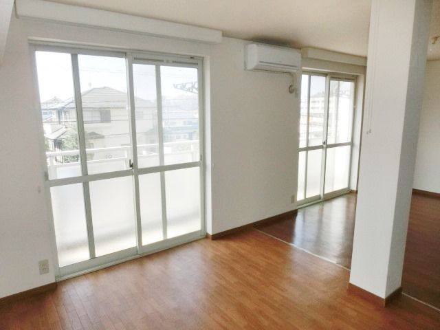 居室・リビング　１８帖の広々リビング