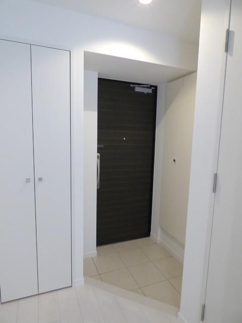 玄関　★玄関収納たっぷり★