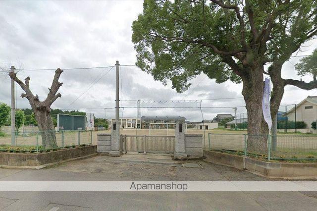 小学校　潮来市立潮来小学校（小学校）まで517m