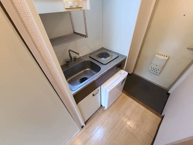 キッチン　キッチンもあるのですぐ生活できますね