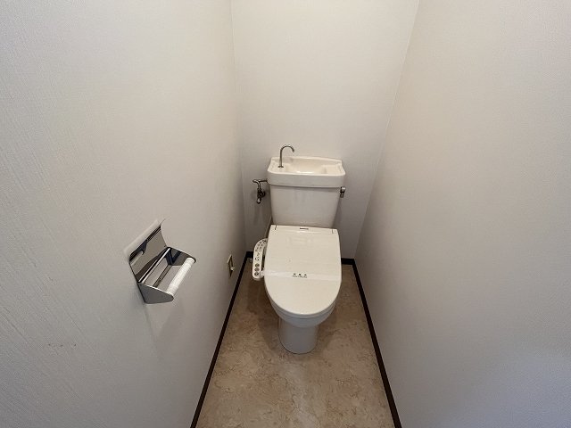 トイレ　トイレもきれいです