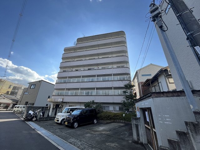 建物外観　外観は落ち着いています