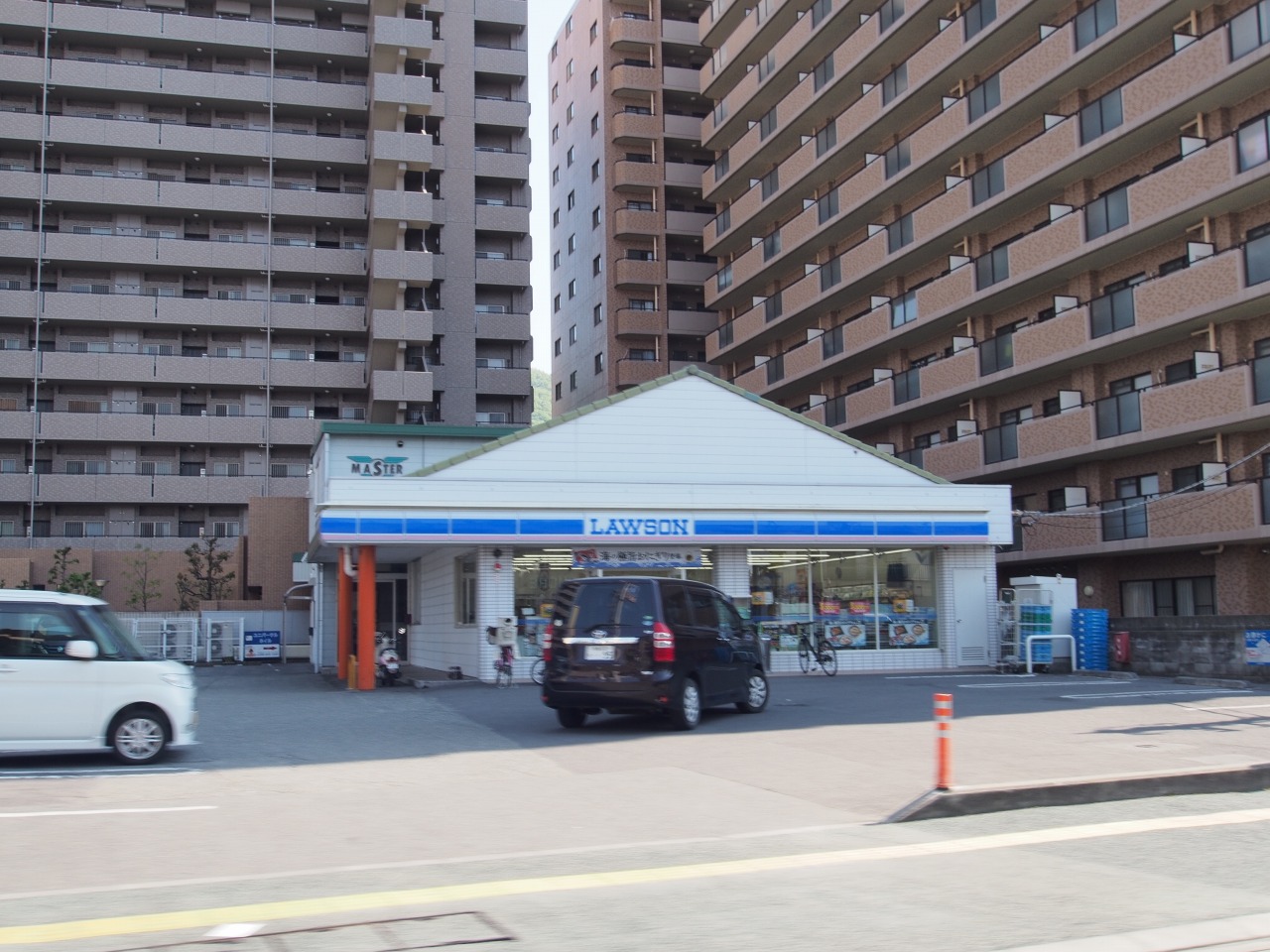コンビニ　ローソン徳島佐古六番町店（コンビニ）まで569m