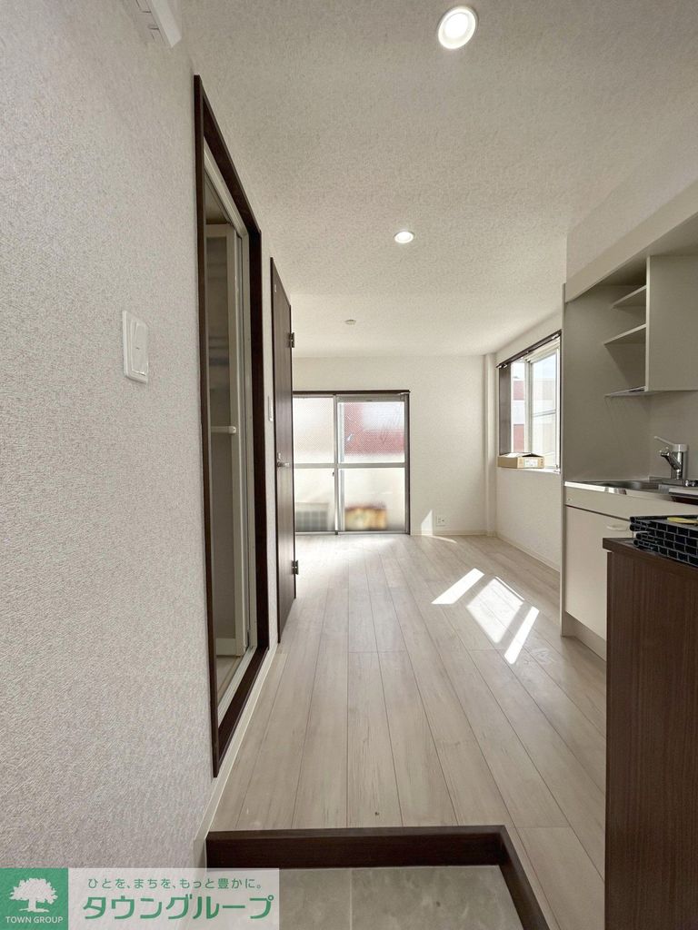 玄関　※写真は同タイプ別号室のものです。