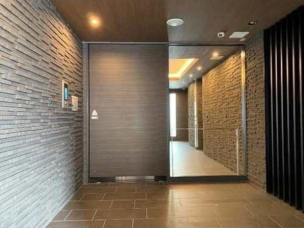 エントランス　名古屋で一番初期費用の安い賃貸専門の不動産会社です(^^)