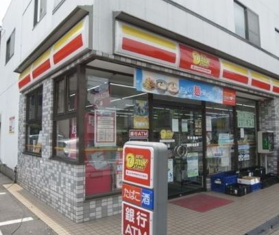 コンビニ　ニューヤマザキデイリーストア砧店（コンビニ）まで136m