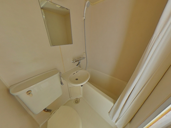 バス・シャワールーム　※別部屋の写真です