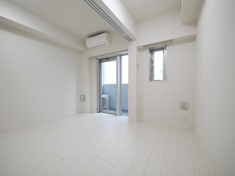 居室・リビング　室内