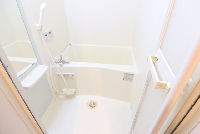 バス・シャワールーム　※別室の参考写真の為、現況優先です。