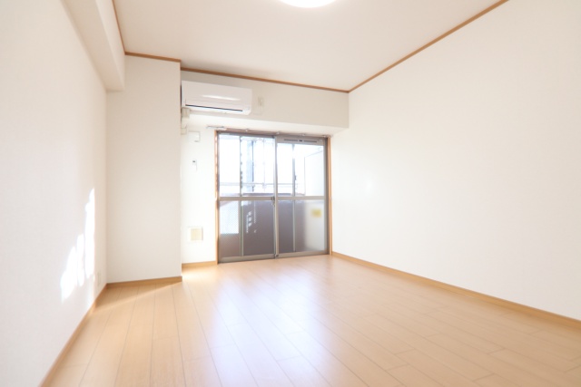 居室・リビング　※別室の参考写真の為、現況優先です。