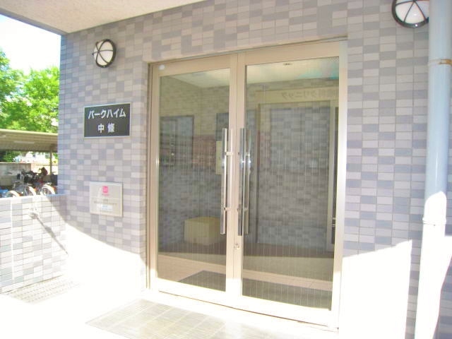 エントランス　オートロック付マンションタイプです