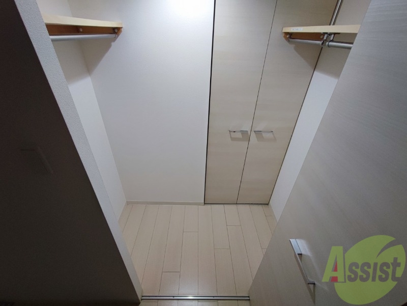 収納　寝室の収納です。部屋がすっきり片付きます。