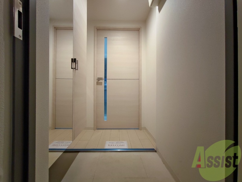 玄関　玄関の様子です。明るい印象ですね。気分もあがりそう。