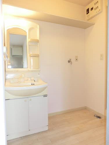 洗面設備　※別号室の写真です。