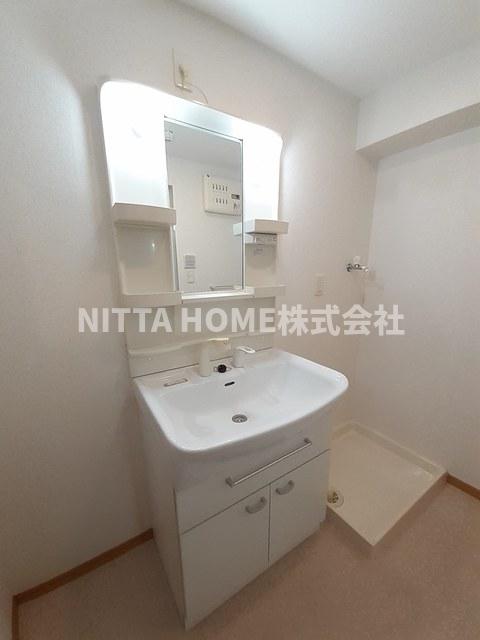 洗面設備　人気の洗髪洗面化粧台完備!!