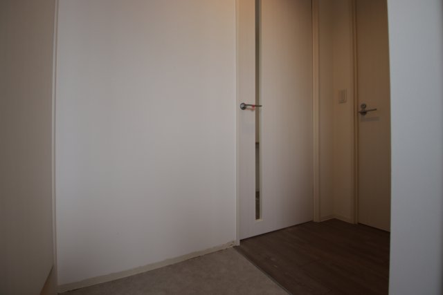 玄関　※別部屋の参考写真です