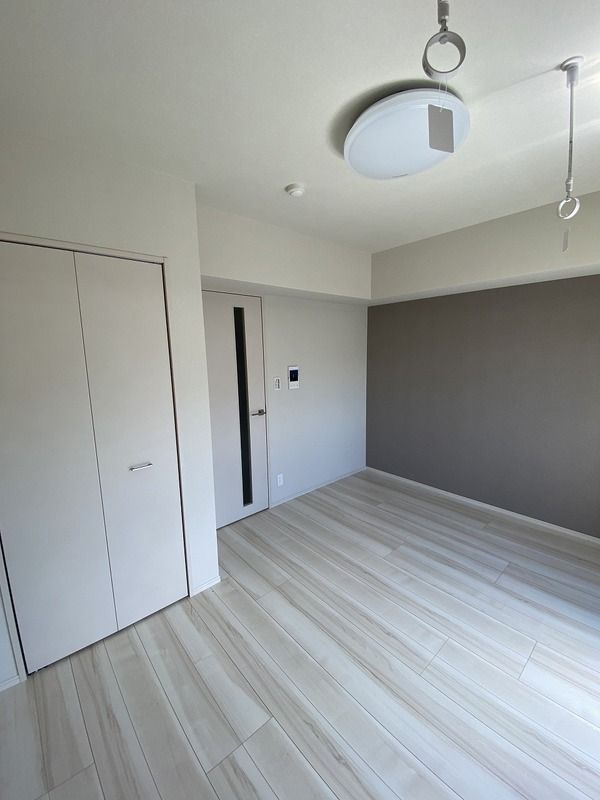 居室・リビング　■エアコン■24時間換気システム■ダウンライト■室内物干機