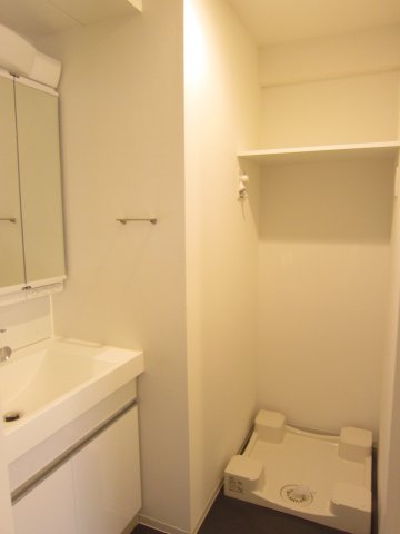 洗面設備　洗濯機置場　※参考写真