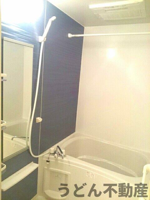 バス・シャワールーム　うどん県のお部屋探しはうどん不動産へ うどんちゃんとLINE