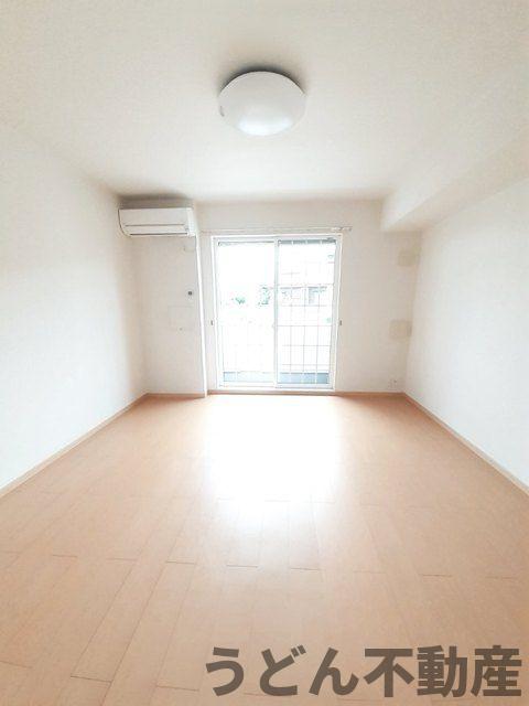 居室・リビング　うどん県のお部屋探しはうどん不動産へ うどんちゃんとLINE