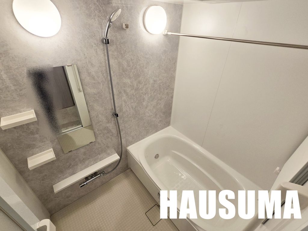 バス・シャワールーム　※他号室写真使用（反転）