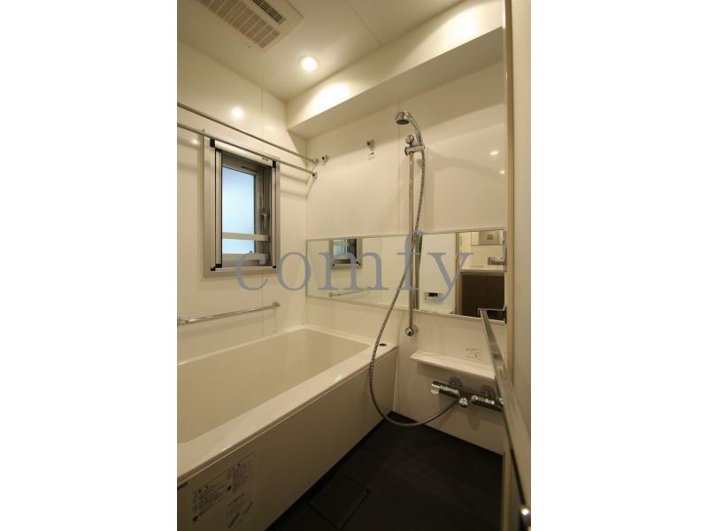 バス・シャワールーム　追炊き・浴室乾燥機付きバス