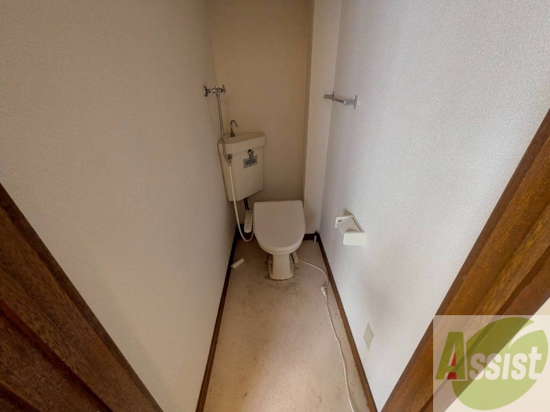 トイレ　こちらはトイレです。清潔感があり、安心して使用できます。