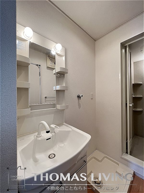 洗面設備　洗面台御座いますよ。