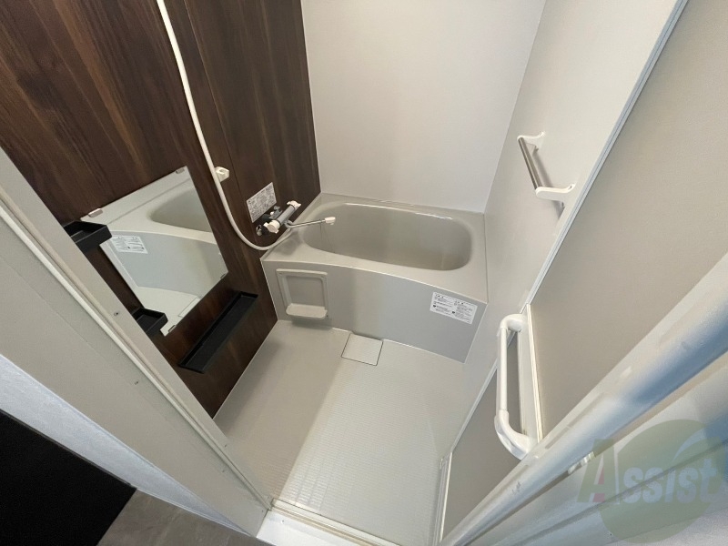 バス・シャワールーム　お風呂になります。一日の疲れを癒してくださいね。