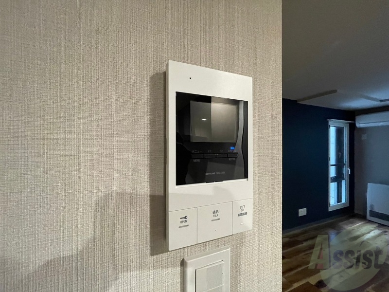 セキュリティ　ＴＶモニター付インターホンです。来客者の顔が見えるので安心！