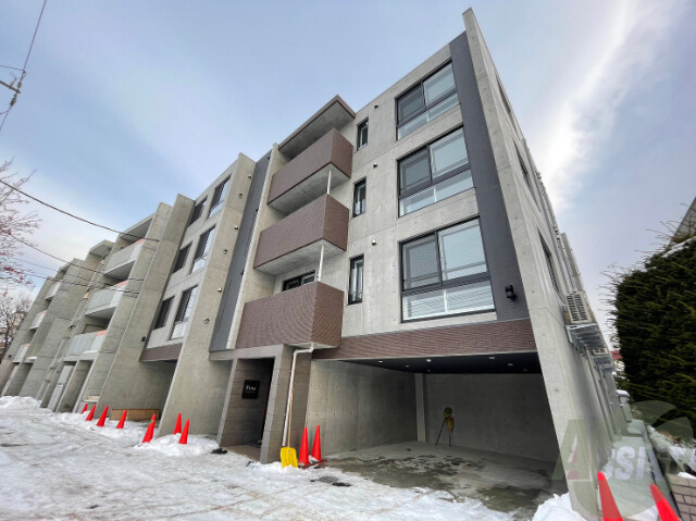 建物外観　中央区北７条西「Ｐｉｎｏ　ｋｉｔａｍａｒｕｙａｍａ」